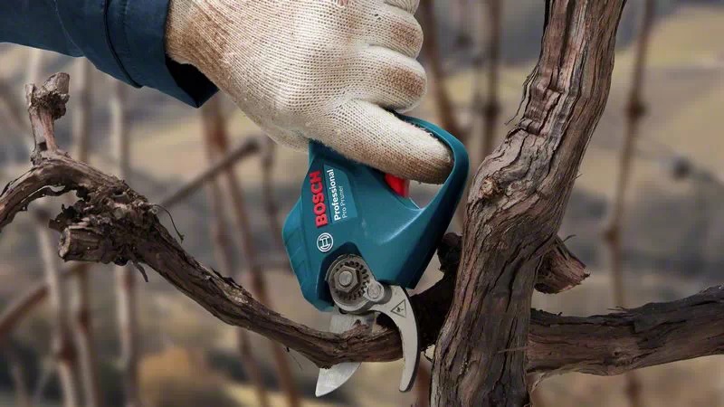 Tesoura de poda a bateria Pro Pruner Bosch kit com 2 baterias 12V 2.0AH