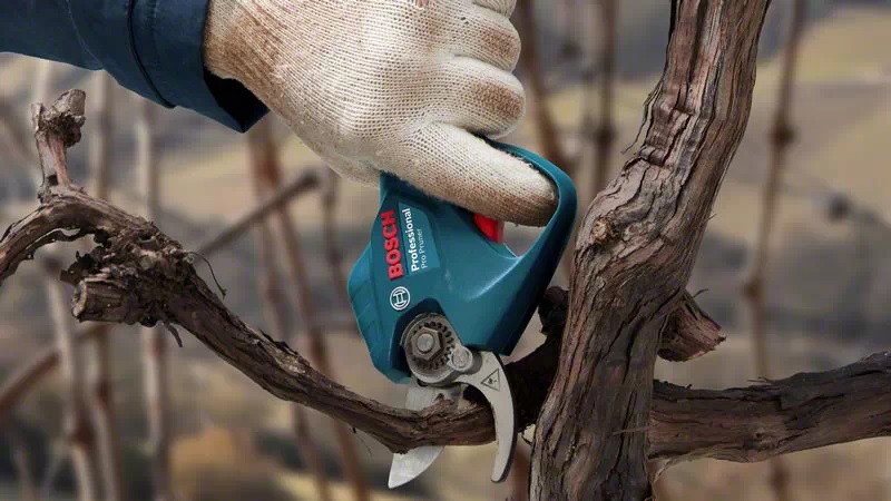 Tesoura de poda a bateria Pro Pruner Bosch kit com 2 baterias 12V 2.0AH 